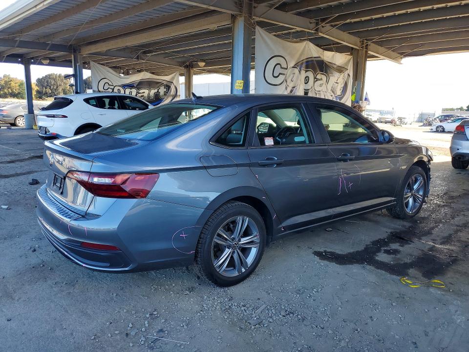 Photo 3 from auction – 2024 VOLKSWAGEN JETTA with VIN 3VWEM7BU9RM032231