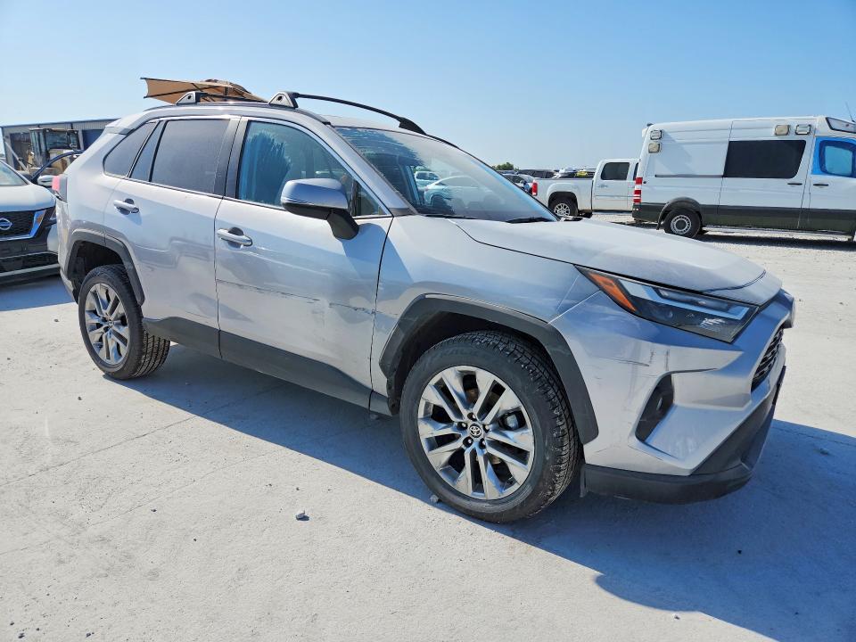 Photo 4 from auction – 2024 TOYOTA RAV4 with VIN 2T3C1RFV3RW360647