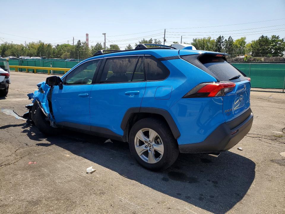 Снимка 2 от търг – 2021 TOYOTA RAV4 с VIN 2T3P1RFV6MW147461