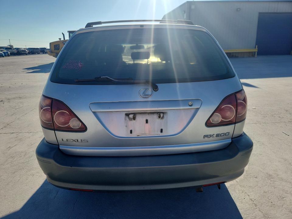 Photo 6 from auction – 2000 LEXUS RX with VIN JT6HF10U3Y0110148