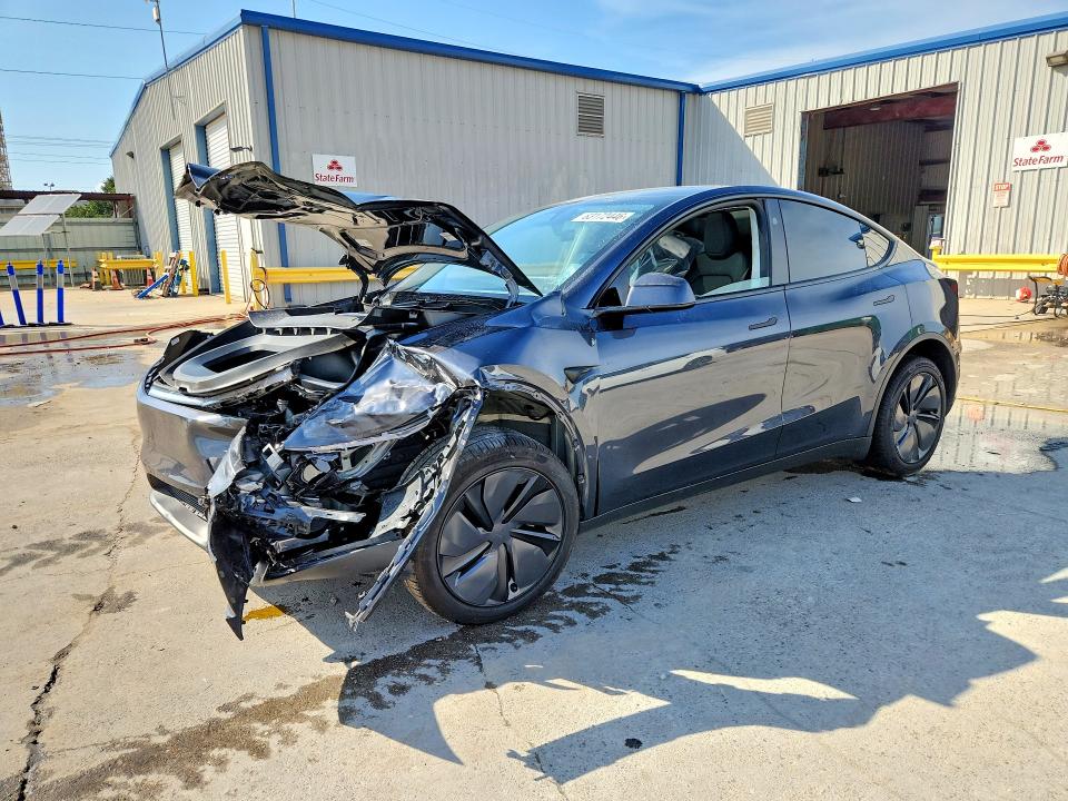 2026 TESLA MODEL Y