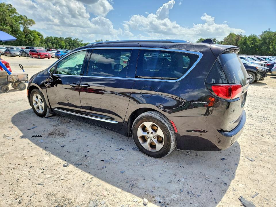 Photo 2 from auction – 2017 CHRYSLER PACIFICA with VIN 2C4RC1EG5HR525583