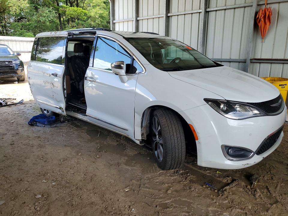 Photo 4 from auction – 2017 CHRYSLER PACIFICA with VIN 2C4RC1GG6HR505579