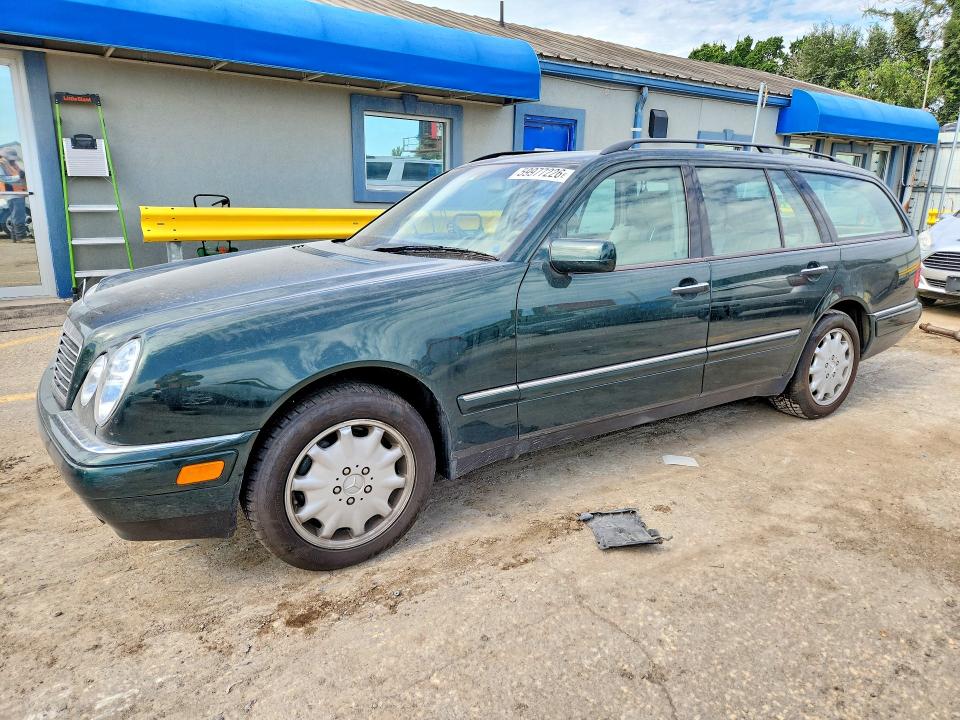 MERCEDES-BENZ E 1998 with VIN WDBJH82F7WX005501 - Photo from auction