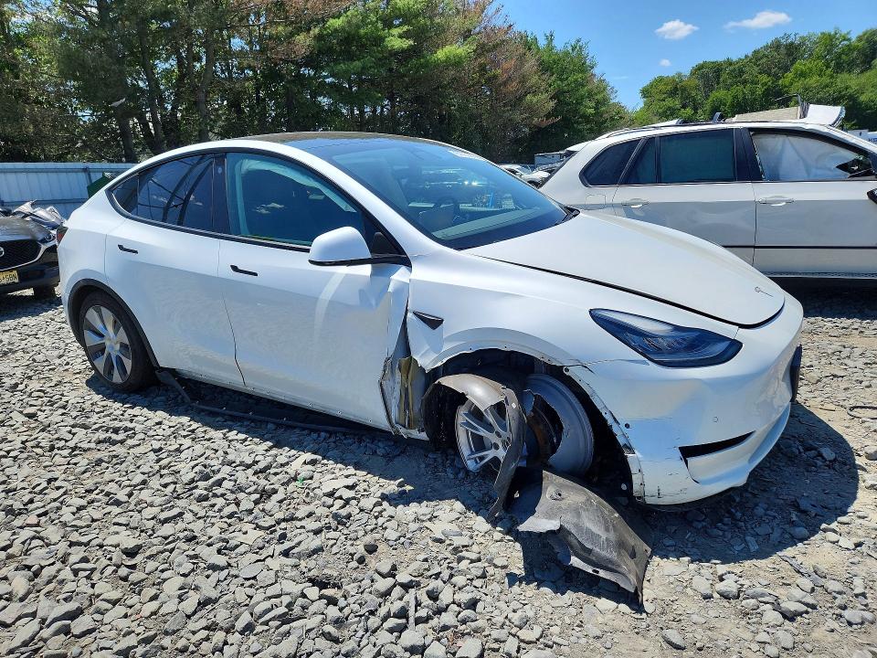 Photo 4 from auction – 2021 TESLA MODEL Y with VIN 5YJYGDEE2MF078703