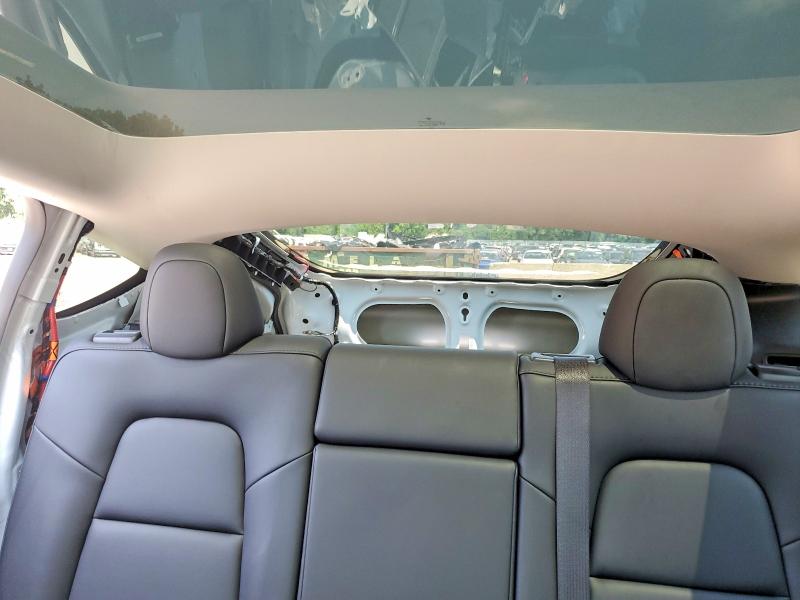 Снимка 10 от търг – 2025 TESLA MODEL Y с VIN 7SAYGDEE4SF284573