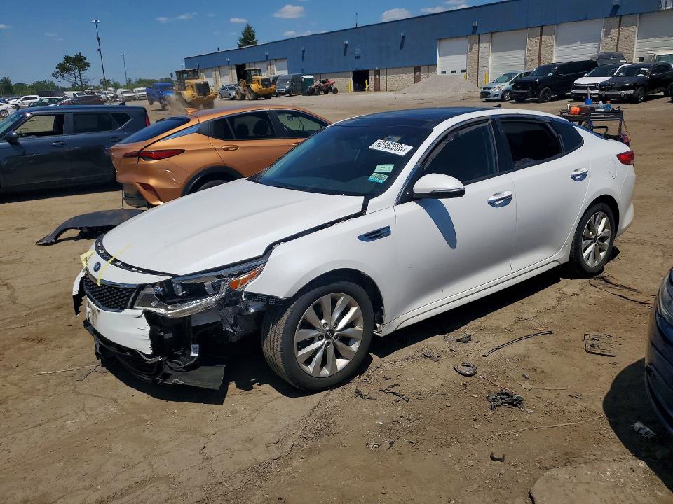 صورة رقم 1 من المزاد - 2016 KIA OPTIMA مع VIN 5XXGU4L30GG053631