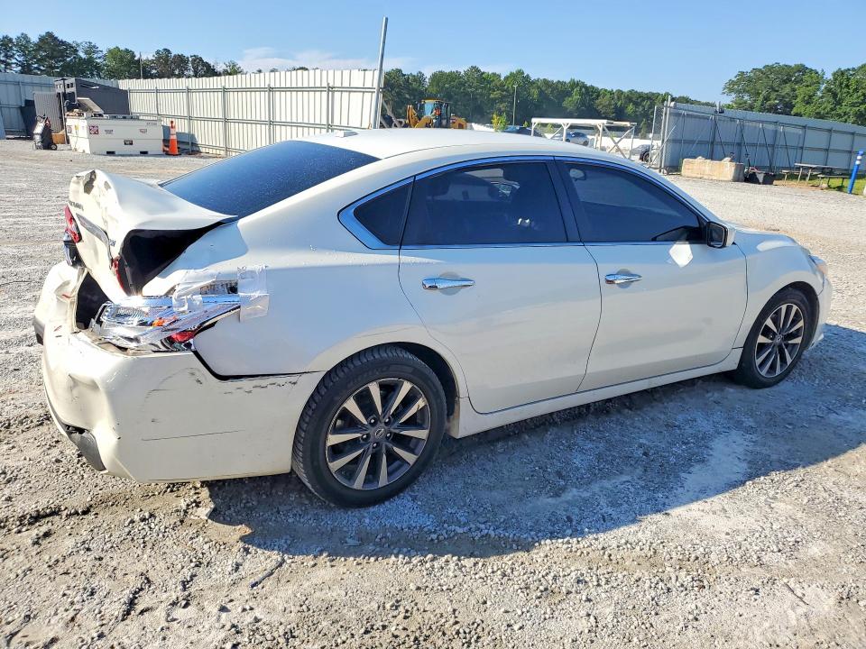 Photo 3 from auction – 2017 NISSAN ALTIMA with VIN 1N4AL3AP3HC188294
