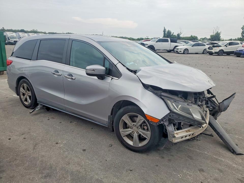 Photo 4 from auction – 2018 HONDA ODYSSEY with VIN 5FNRL6H72JB002399
