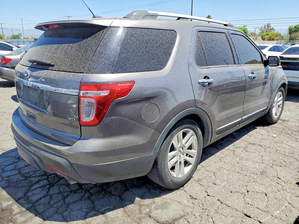 Photo 3 from auction – 2011 FORD EXPLORER with VIN 1FMHK8D88BGA39971
