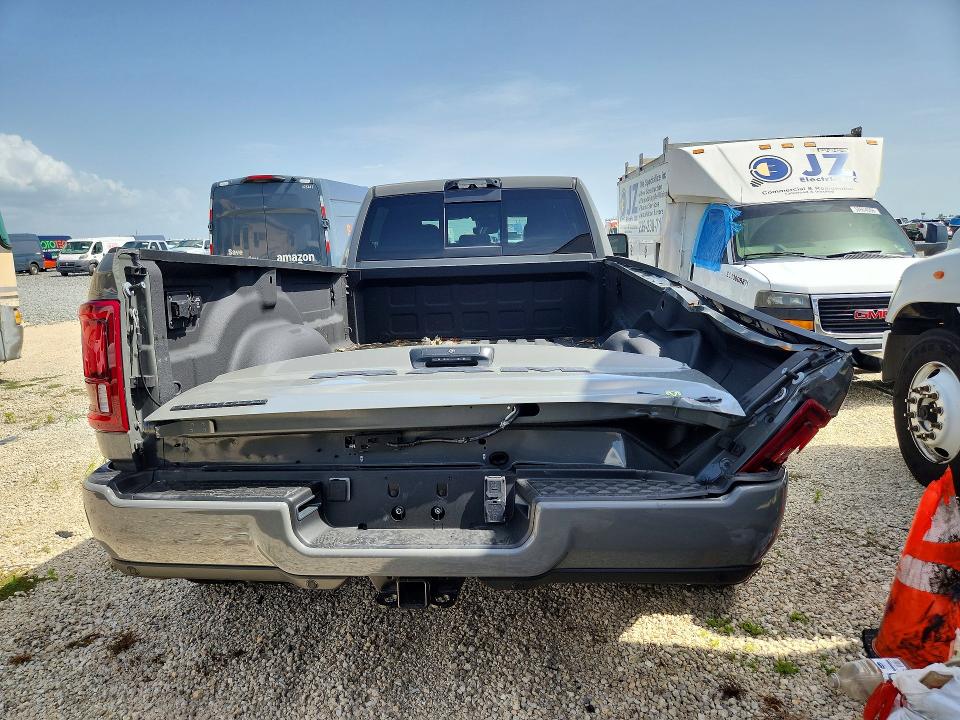 Снимка 6 от търг – 2026 RAM 3500 с VIN 3C63RRHL4TG213840