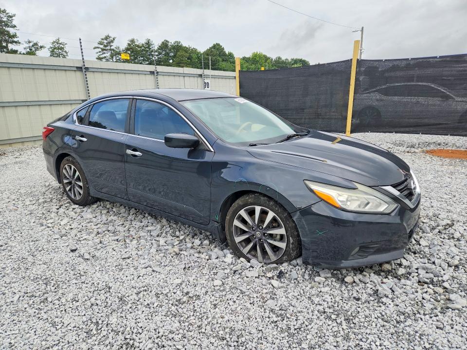 Photo 4 from auction – 2017 NISSAN ALTIMA with VIN 1N4AL3AP2HC215095