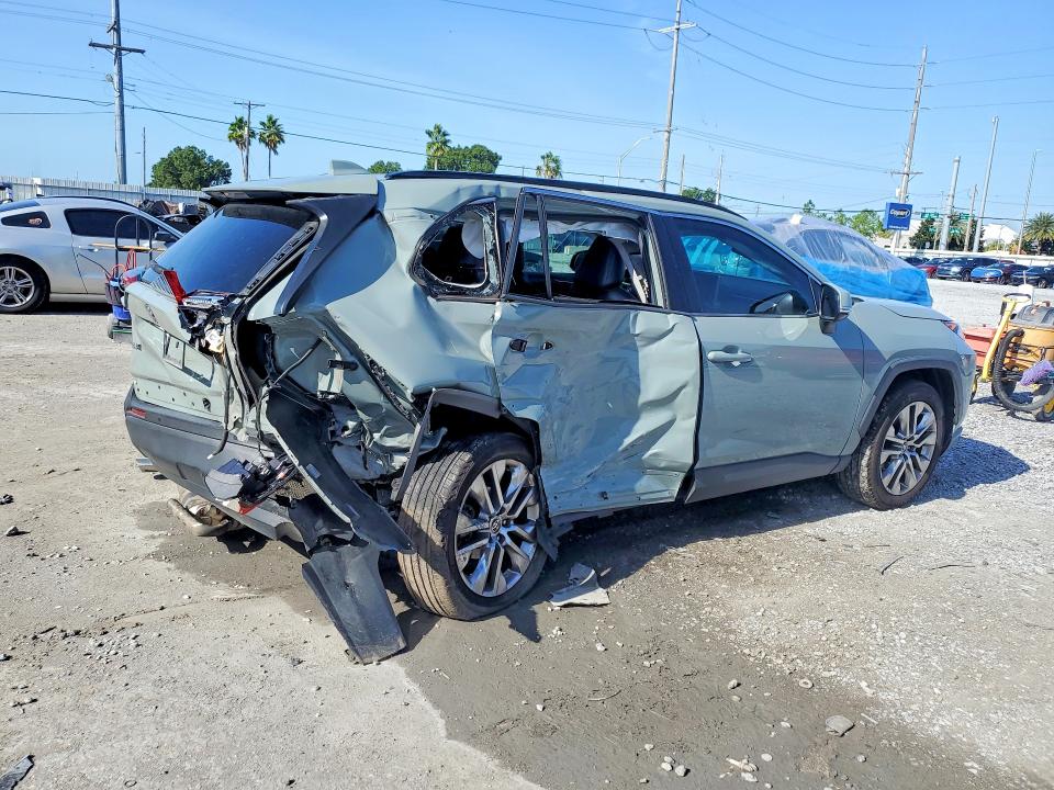Photo 3 from auction – 2021 TOYOTA RAV4 with VIN 2T3C1RFV8MW138632