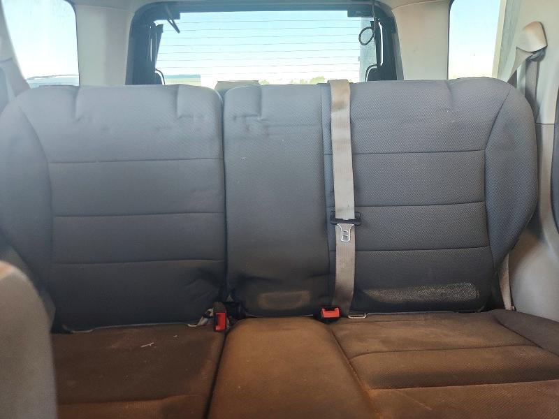 Photo 10 from auction – 2010 FORD ESCAPE with VIN 1FMCU0D76AKA87686