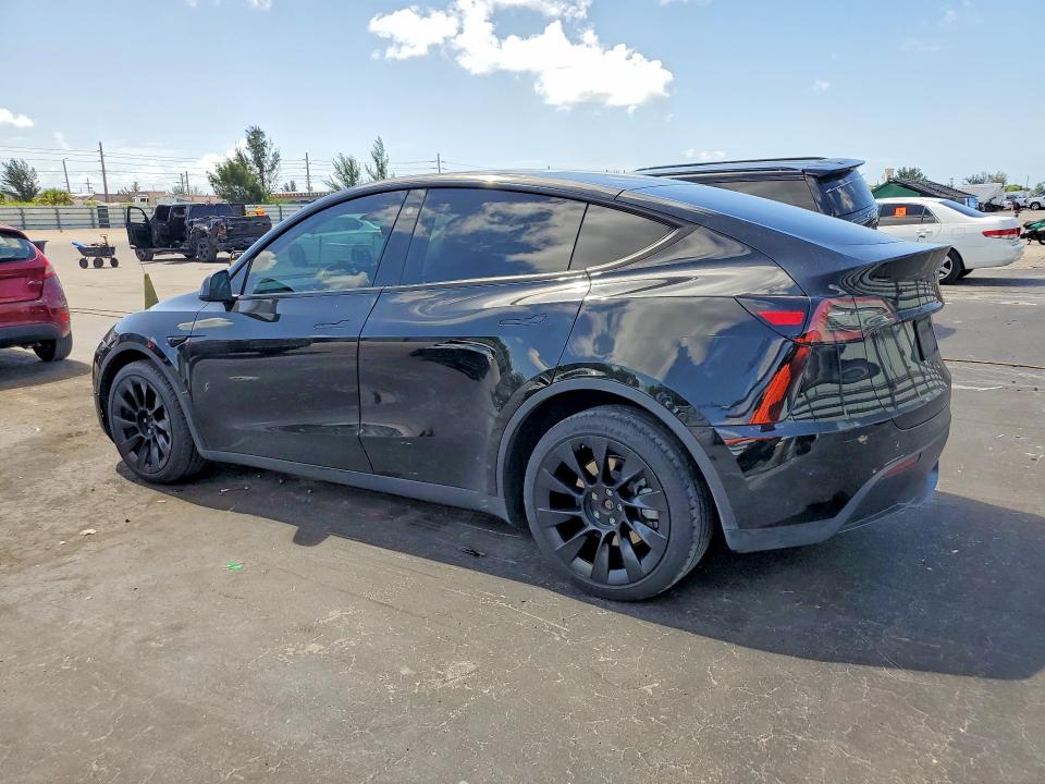 Photo 2 from auction – 2022 TESLA MODEL Y with VIN 7SAYGDEE2NA006742