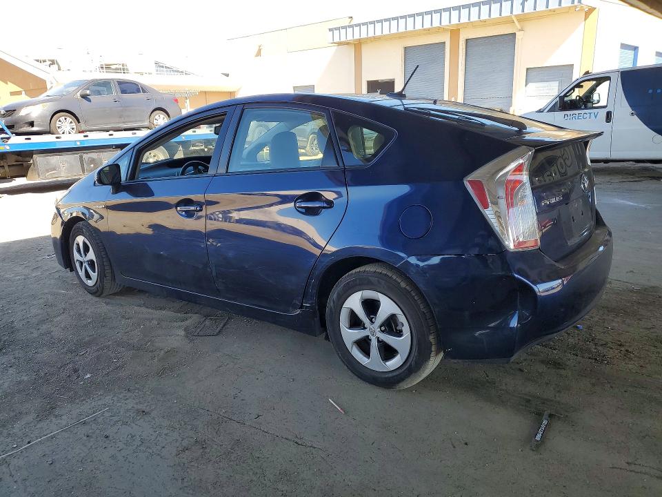 Photo 2 from auction – 2015 TOYOTA PRIUS with VIN JTDKN3DU6F1931694