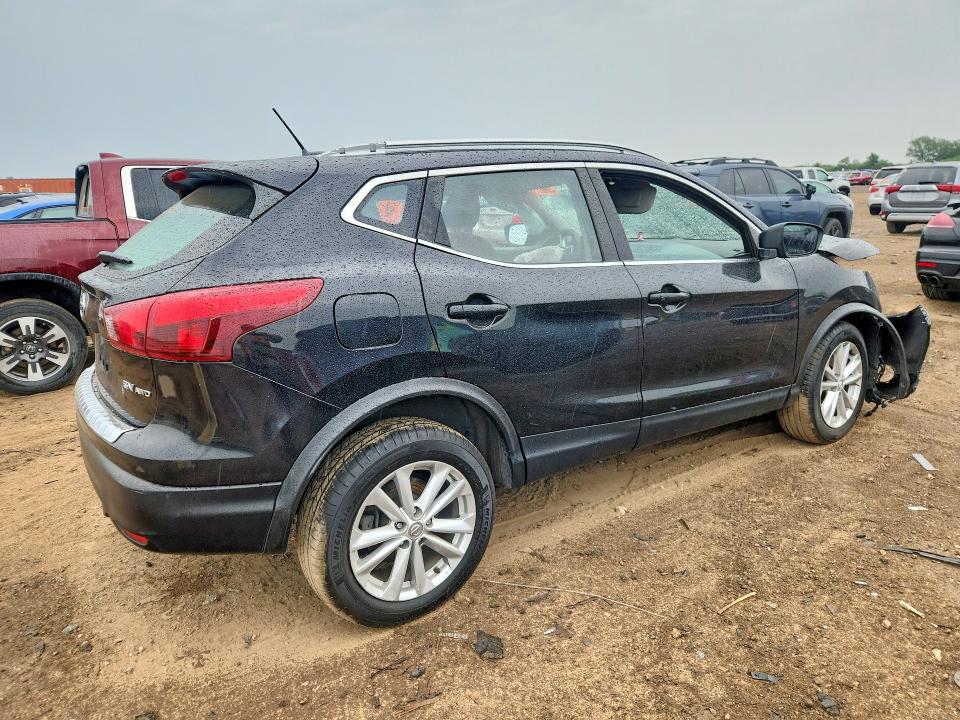 Снимка 3 от търг – 2017 NISSAN ROGUE SPORT с VIN JN1BJ1CR1HW107737