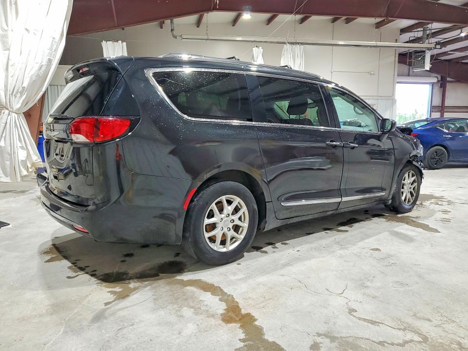 Photo 3 from auction – 2020 CHRYSLER PACIFICA with VIN 2C4RC1BG4LR106508