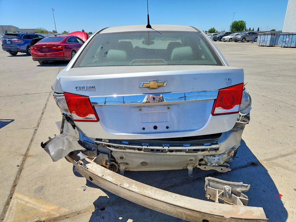 Photo 6 from auction – 2014 CHEVROLET CRUZE with VIN 1G1PC5SB4E7296746