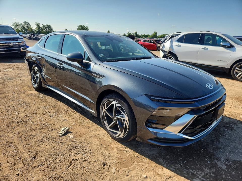Photo 4 from auction – 2025 HYUNDAI SONATA with VIN KMHL14JA7SA494410