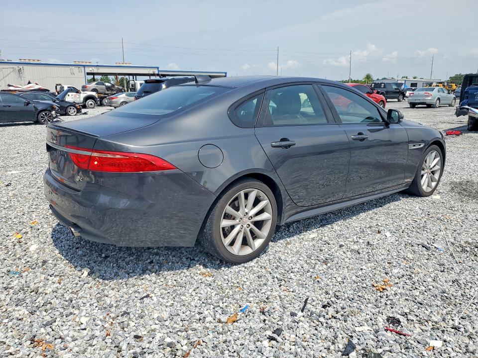 Photo 3 from auction – 2016 JAGUAR XF with VIN SAJBF4BV0GCY06888