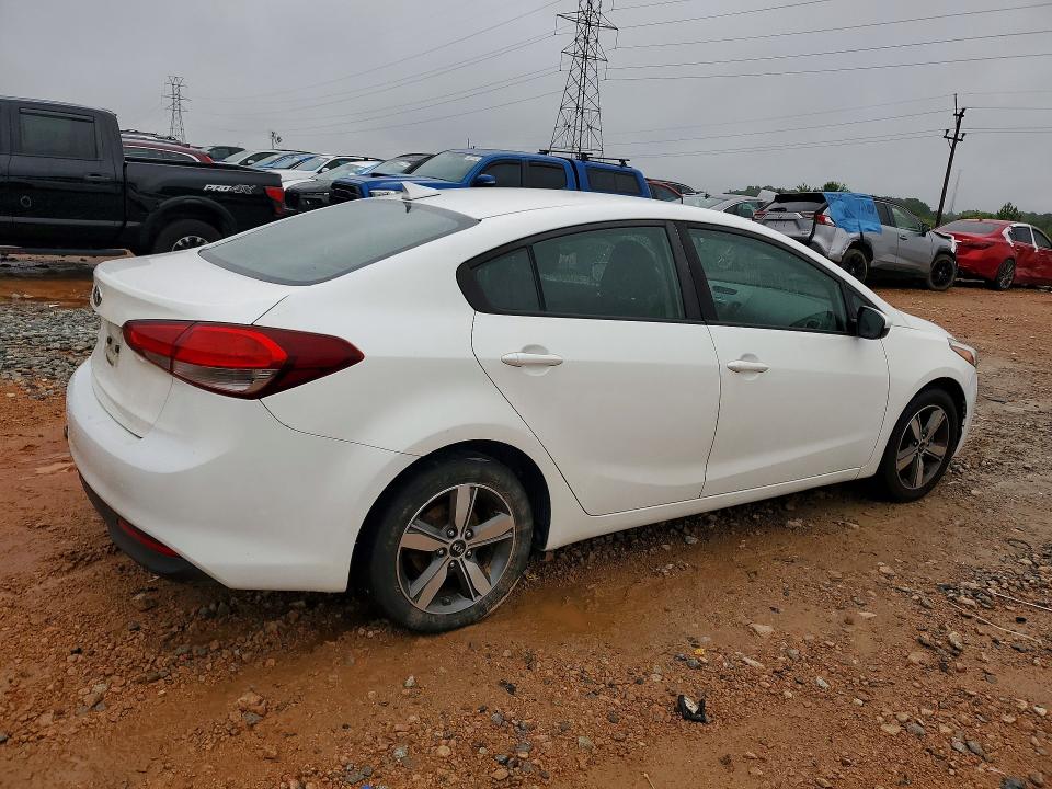 Photo 3 from auction – 2018 KIA FORTE with VIN 3KPFL4A74JE225504