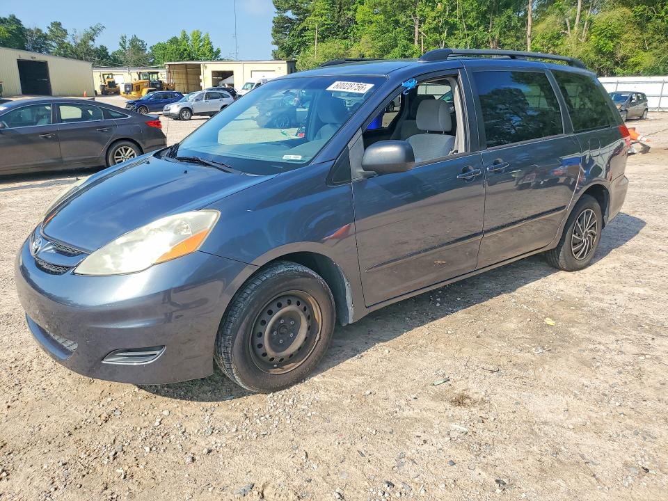2010 TOYOTA SIENNA - Търг №60028756