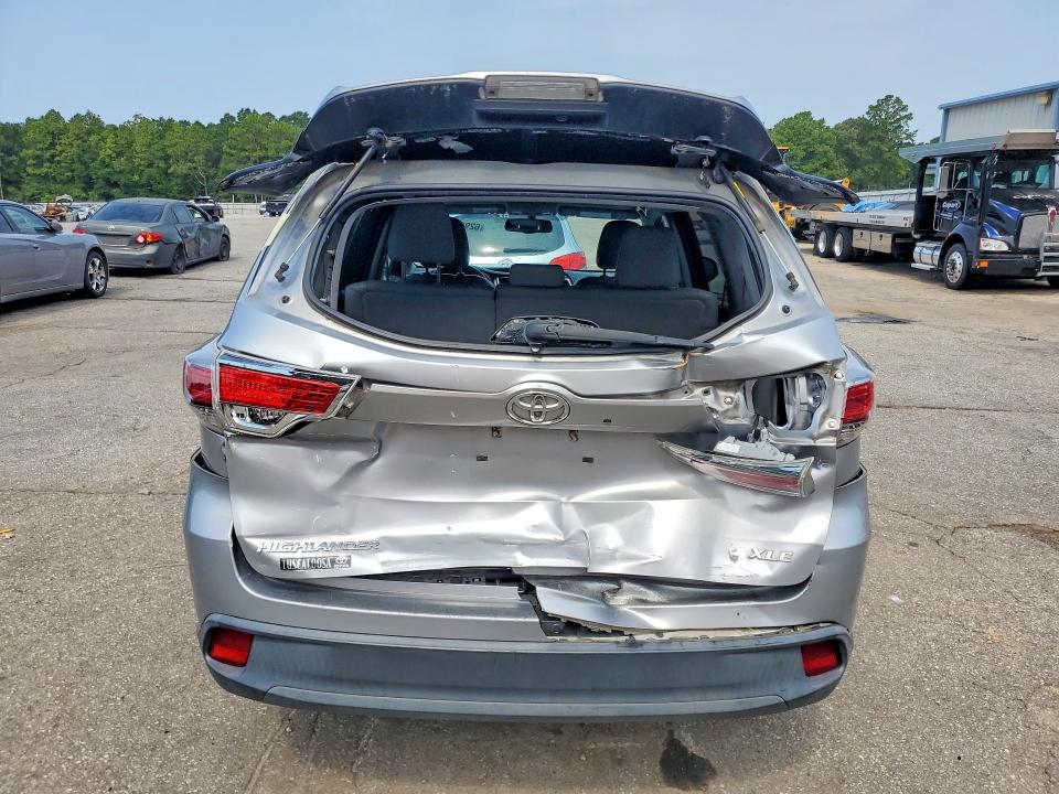 Photo 6 from auction – 2016 TOYOTA HIGHLANDER with VIN 5TDKKRFH5GS134952