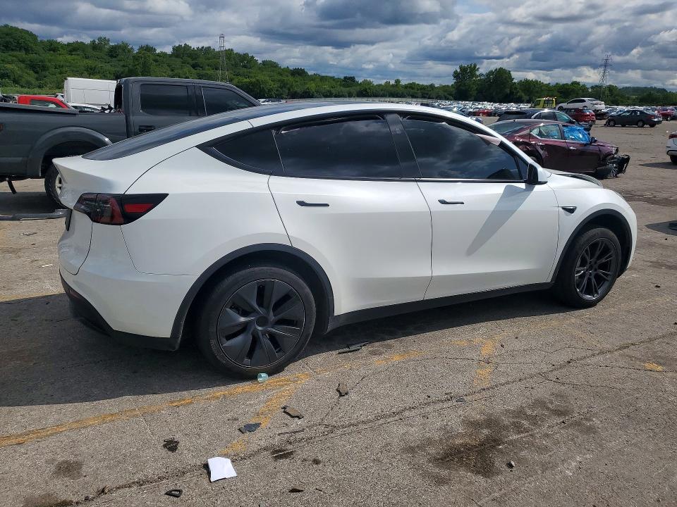 Photo 3 from auction – 2024 TESLA MODEL Y with VIN 7SAYGDED0RF161676