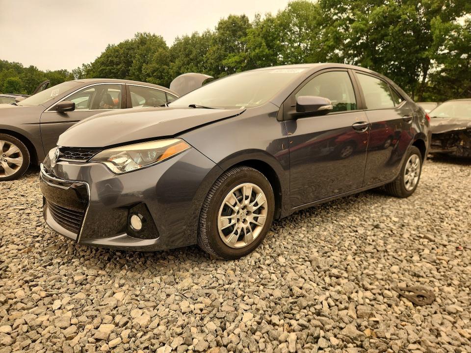 TOYOTA COROLLA 2015 مع رقم تعريف المركبة 5YFBURHE8FP251378 - صورة من المزاد