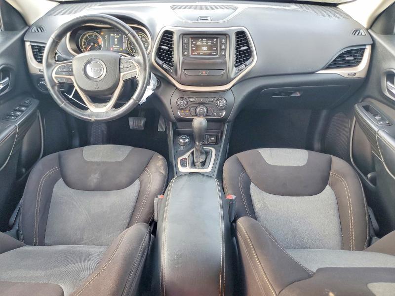 Photo 8 from auction – 2017 JEEP CHEROKEE with VIN 1C4PJMAB8HW551000
