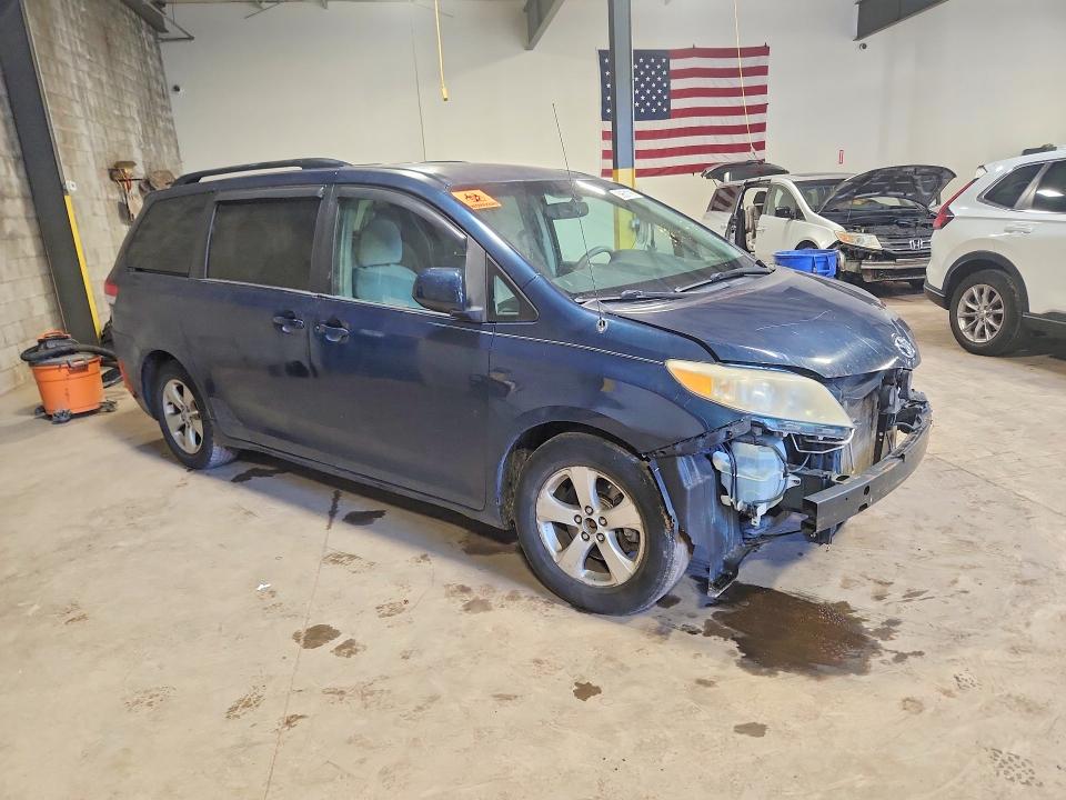 Photo 4 from auction – 2011 TOYOTA SIENNA with VIN 5TDKK3DC7BS068840