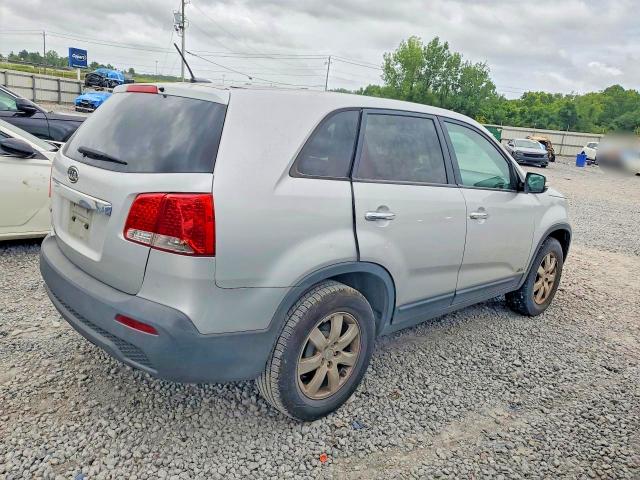 Zdjęcie 3 z aukcji – 2011 KIA SORENTO z VIN 5XYKTCA17BG015097
