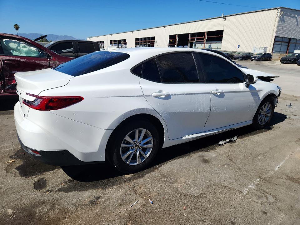 Photo 3 from auction – 2026 TOYOTA CAMRY with VIN 4T1DAACKXTU653848