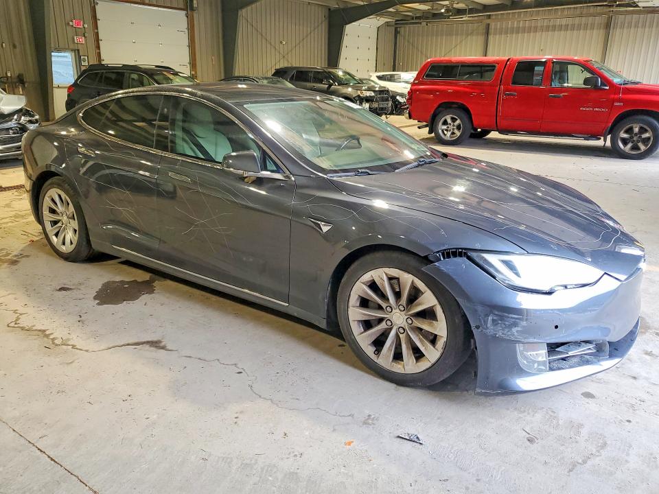Photo 4 from auction – 2017 TESLA MODEL S with VIN 5YJSA1E26HF220049