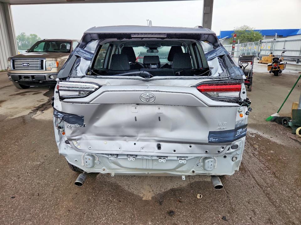 Photo 6 from auction – 2019 TOYOTA RAV4 with VIN 2T3F1RFV5KW077671