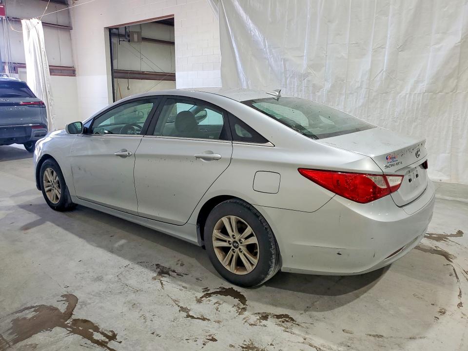 Photo 2 from auction – 2013 HYUNDAI SONATA with VIN 5NPEB4AC4DH656355