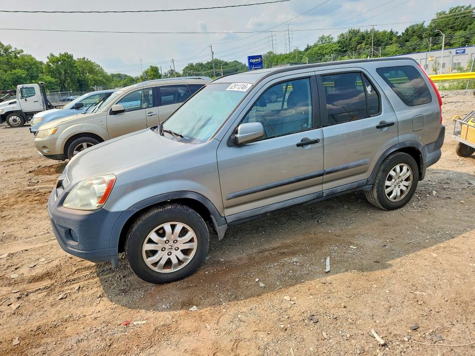 HONDA CR-V 2005 with VIN SHSRD78885U313023 - Photo from auction
