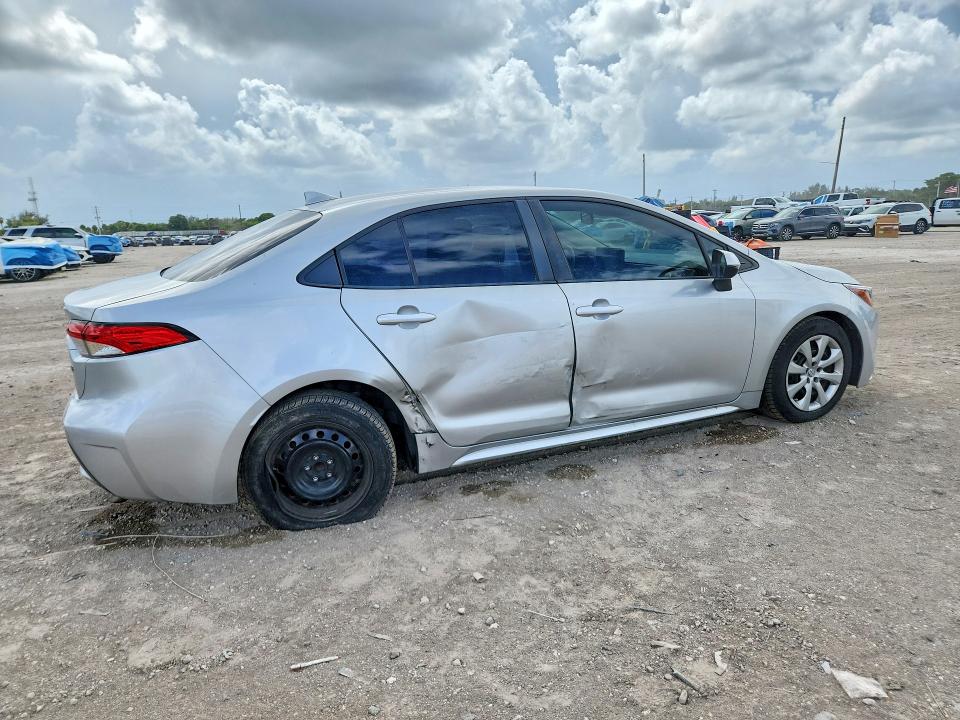 Photo 3 from auction – 2022 TOYOTA COROLLA with VIN JTDEPMAE9NJ202324