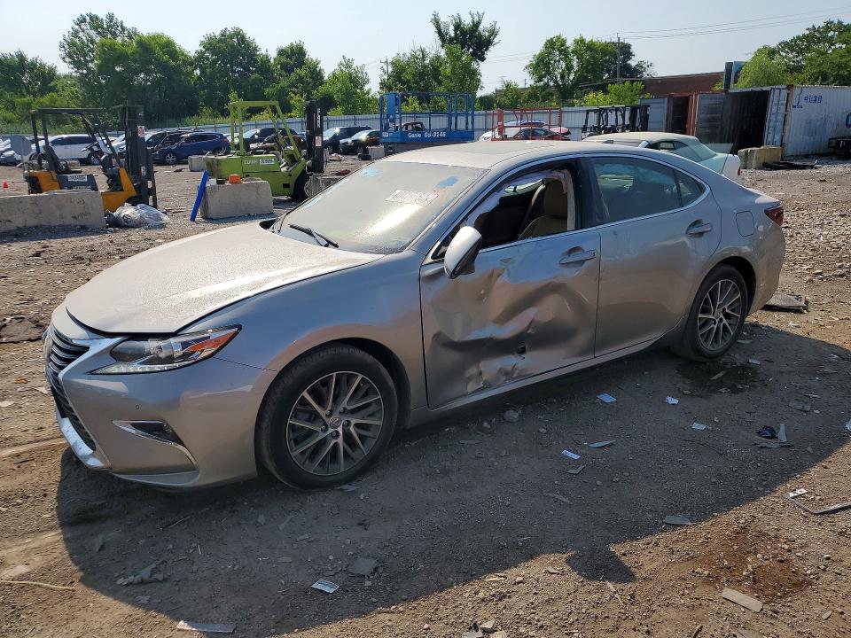 LEXUS ES 2017 с VIN JTHBK1GG1H2252740 - Фото с аукциона