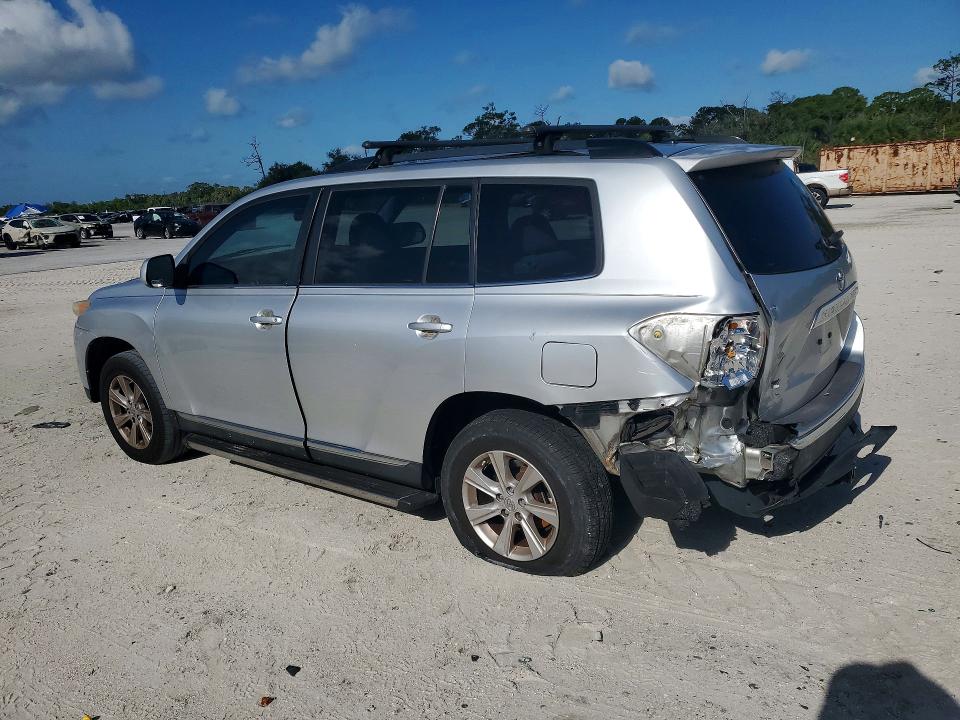 Photo 2 from auction – 2011 TOYOTA HIGHLANDER with VIN 5TDZK3EHXBS031287