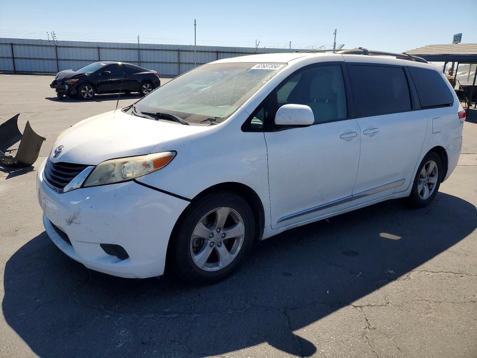 2011 TOYOTA SIENNA - Търг №62687856