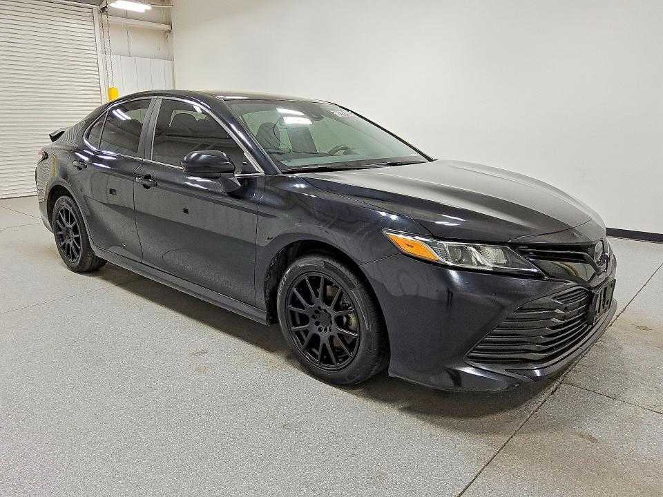 Photo 4 from auction – 2018 TOYOTA CAMRY with VIN 4T1B11HK6JU596268