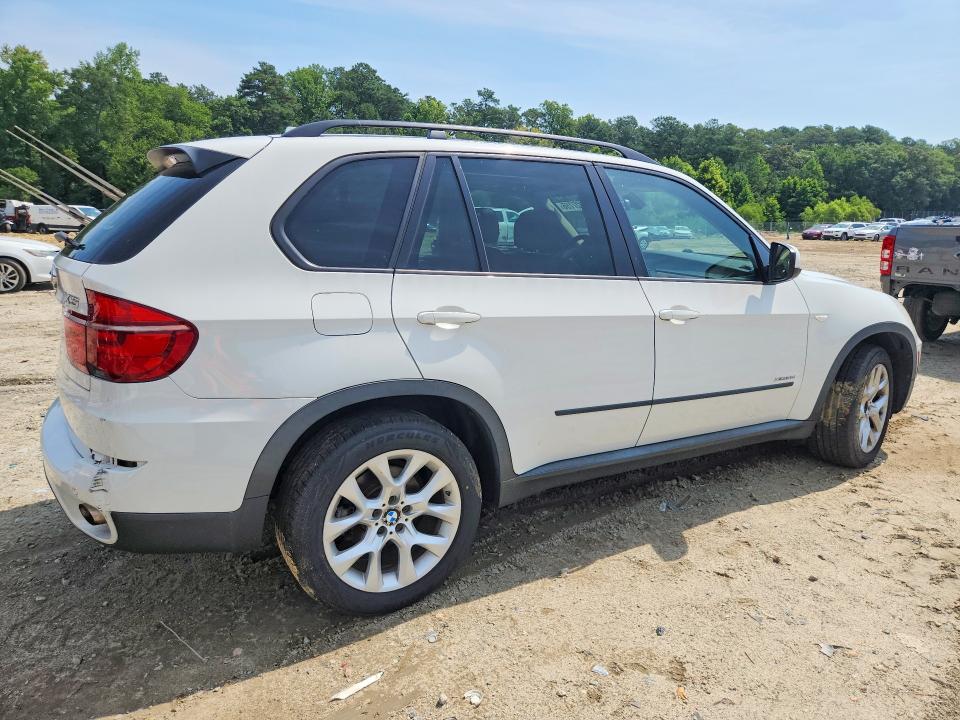 Photo 3 from auction – 2012 BMW X5 with VIN 5UXZV4C55CL757310