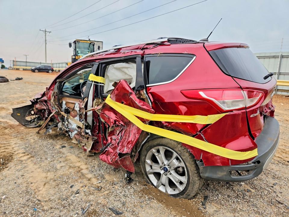 Photo 2 from auction – 2016 FORD ESCAPE with VIN 1FMCU9JX9GUB90638