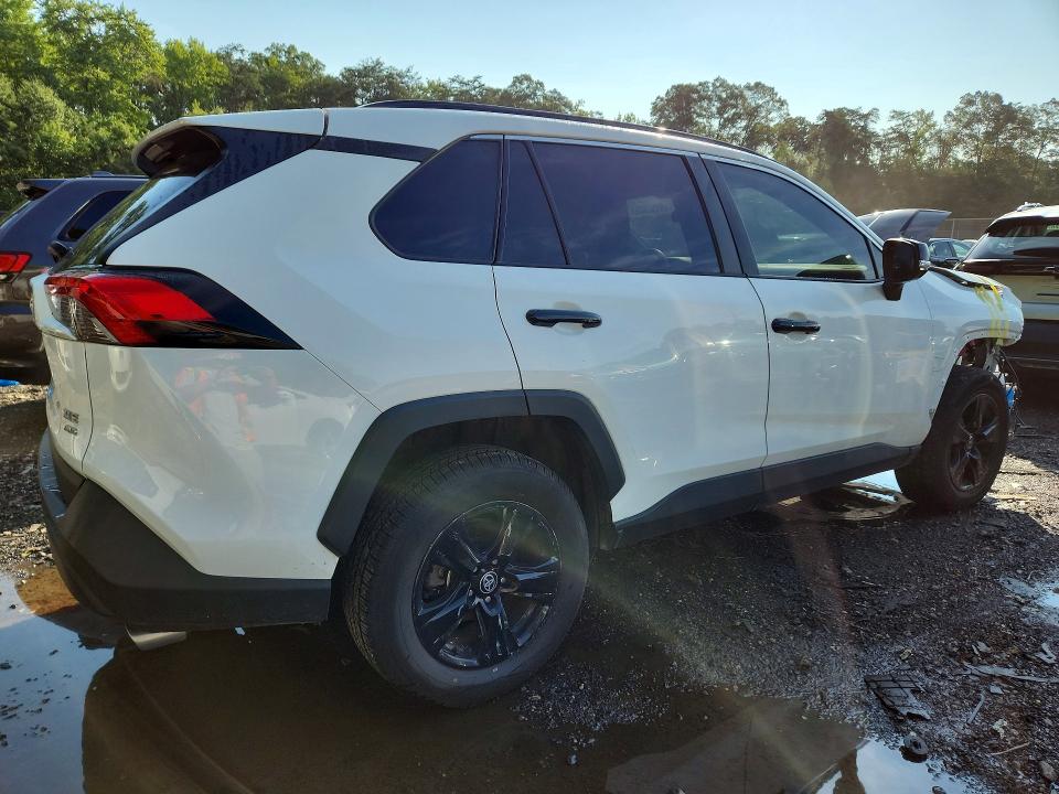 Photo 3 from auction – 2023 TOYOTA RAV4 with VIN 2T3P1RFV7PW392516