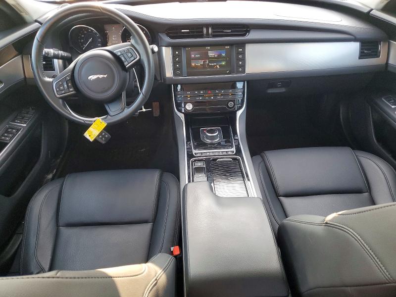 Photo 8 from auction – 2017 JAGUAR XF with VIN SAJBJ4BN9HCY42806