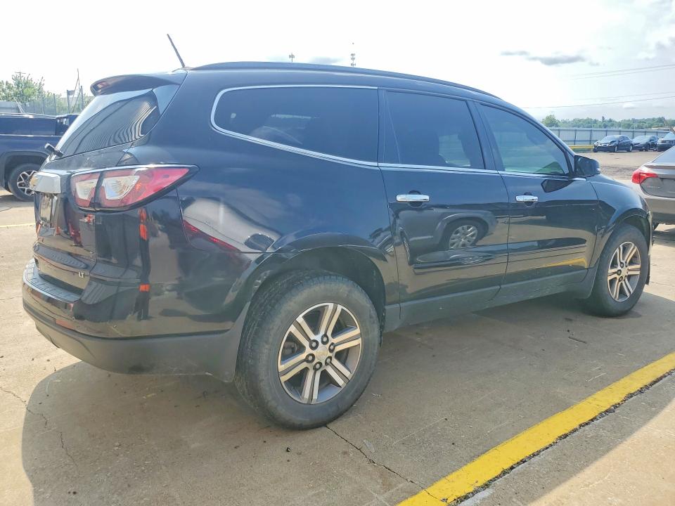Photo 3 from auction – 2017 CHEVROLET TRAVERSE with VIN 1GNKVGKD0HJ161691