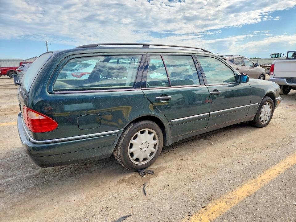 Photo 3 from auction – 1998 MERCEDES-BENZ E with VIN WDBJH82F7WX005501