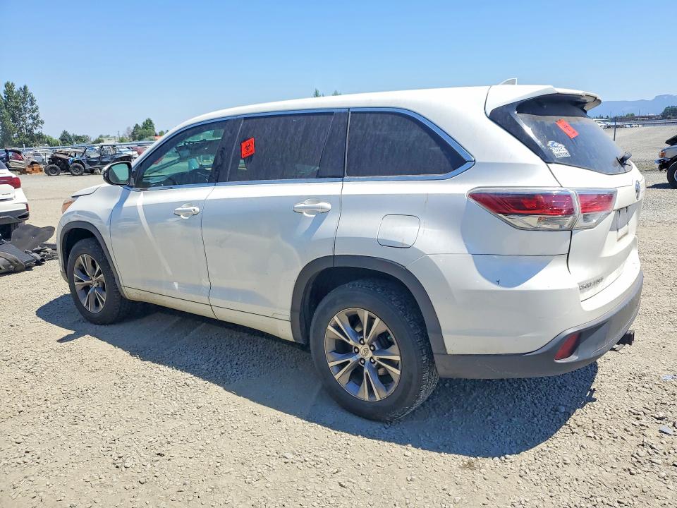 Photo 2 from auction – 2015 TOYOTA HIGHLANDER with VIN 5TDZKRFH0FS060031